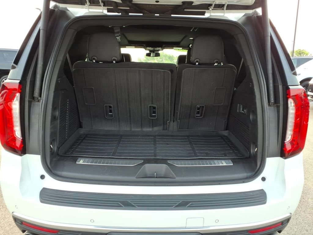Used 2023 White Frost Tricoat GMC Denali image 12