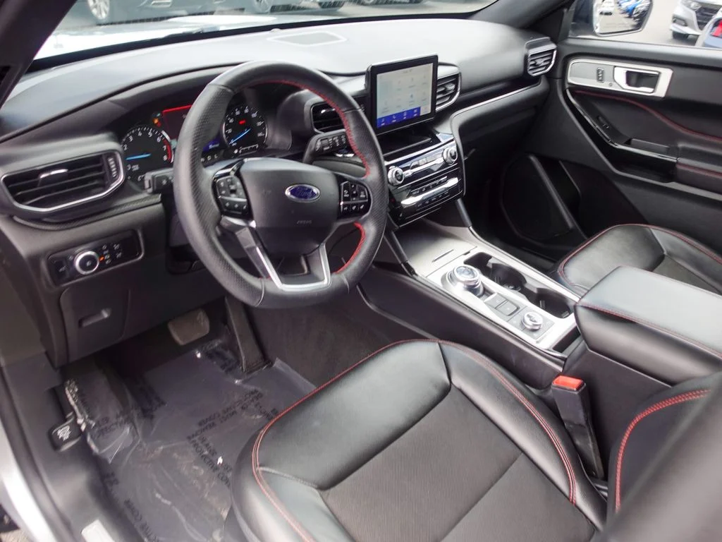Used 2024 Silver Ford ST-Line image 11