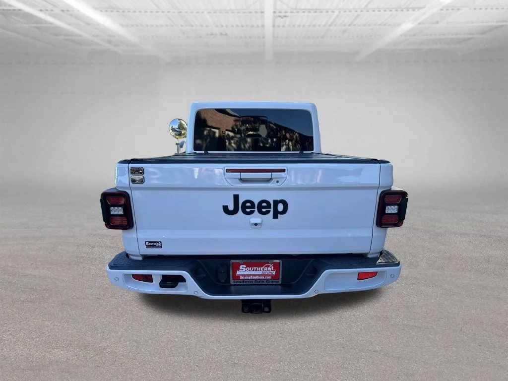 Used 2022 White Jeep High Altitude image 4