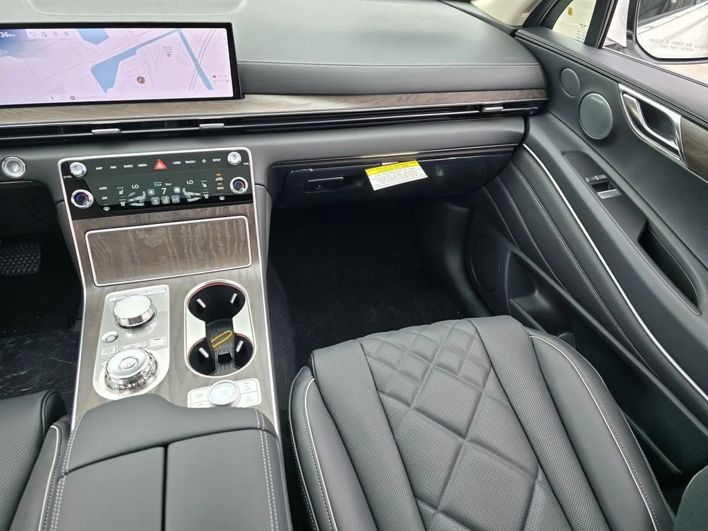 New 2026 Silver Genesis 3.5T Prestige image 9
