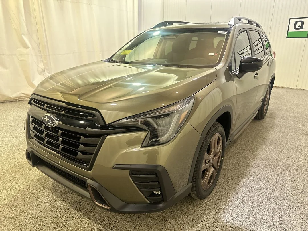 New 2026 Autumn Green Metallic Subaru Limited Bronze Edition image 4