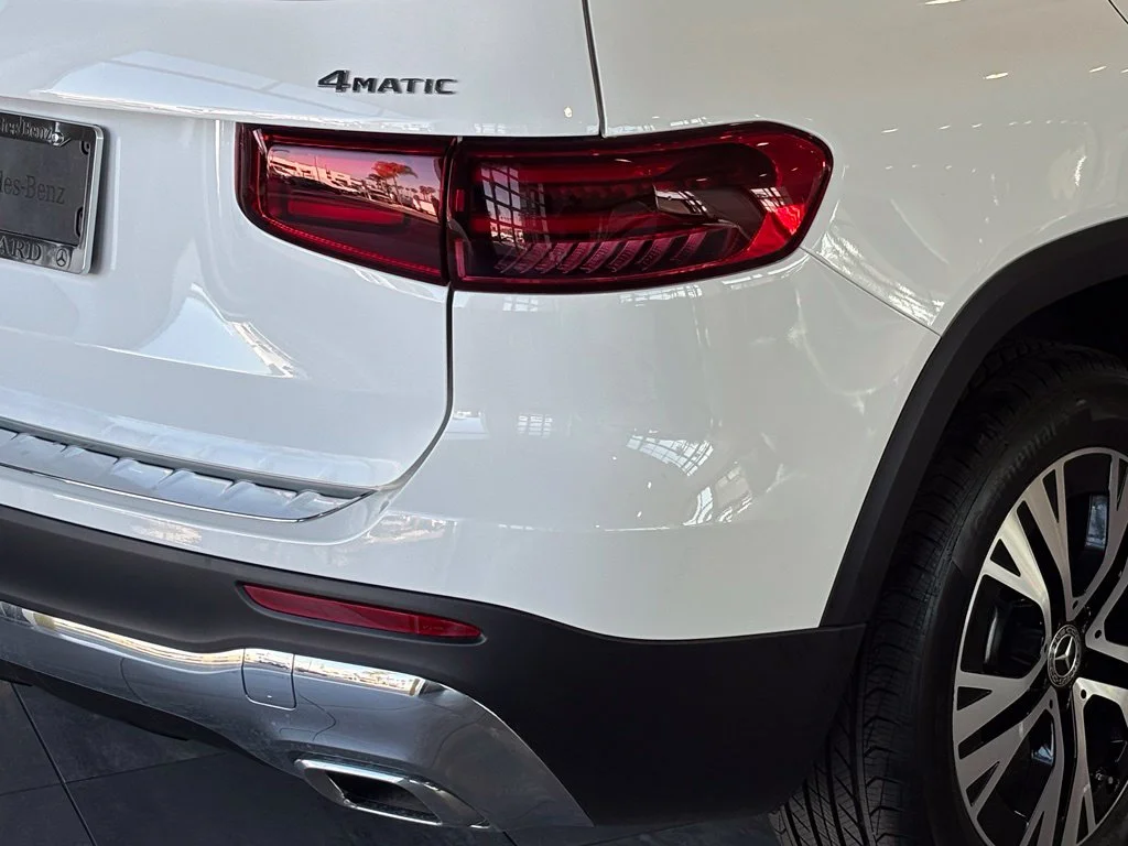 New 2026 White Mercedes-Benz GLB 250 image 4