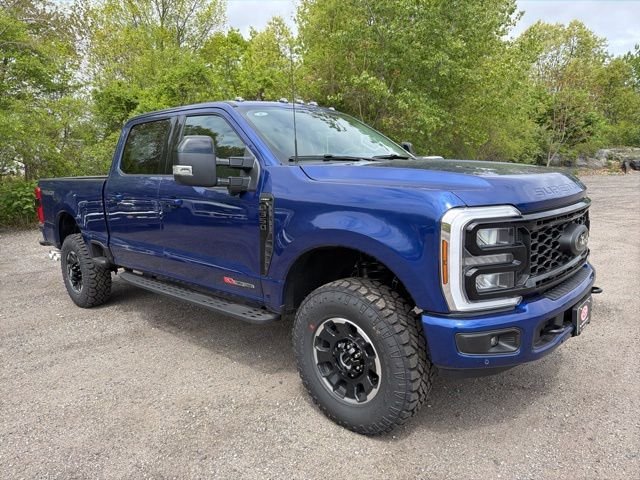 2026 Ford Super Duty F-350® Lariat®