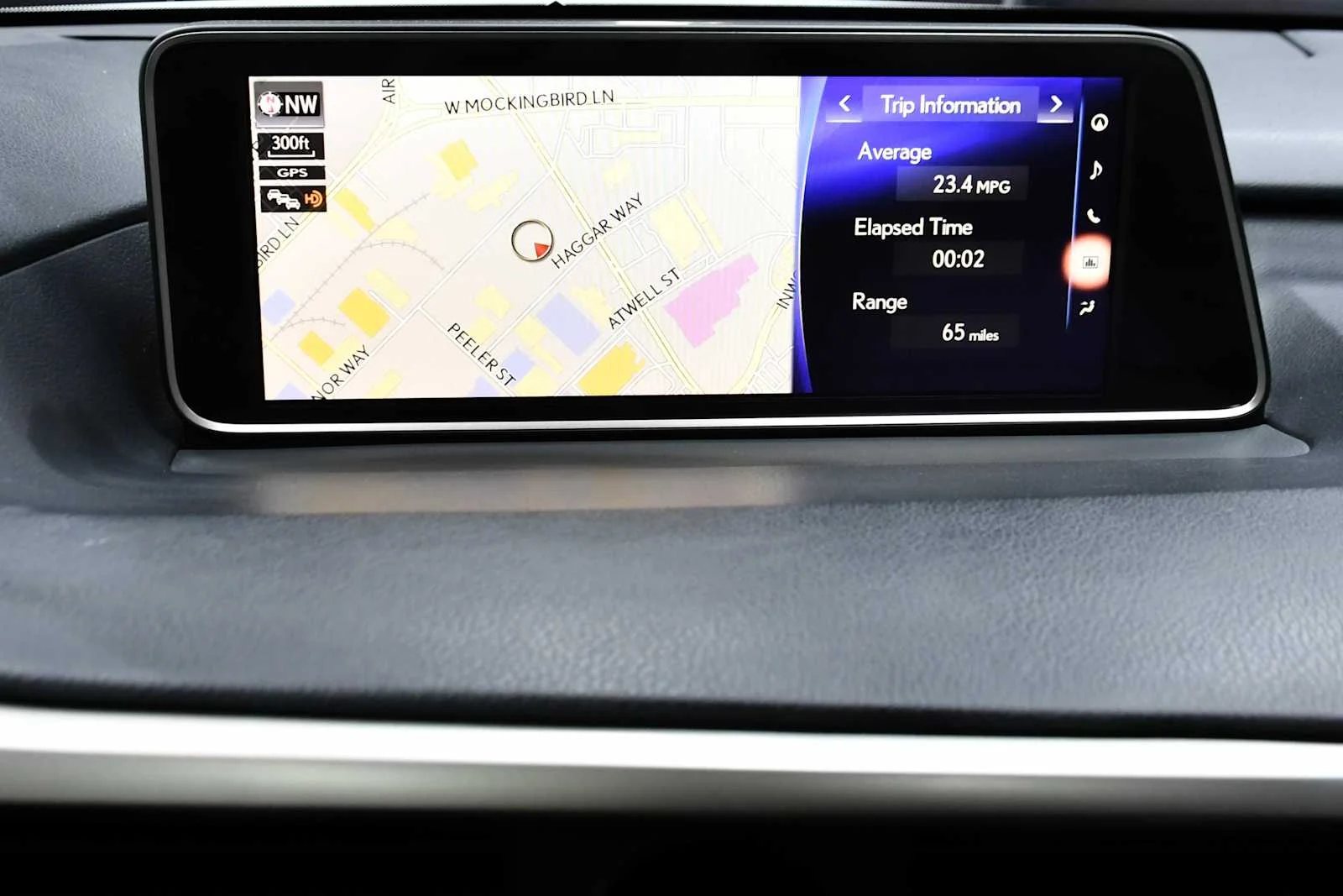Used 2017 Ultra White Lexus  image 18