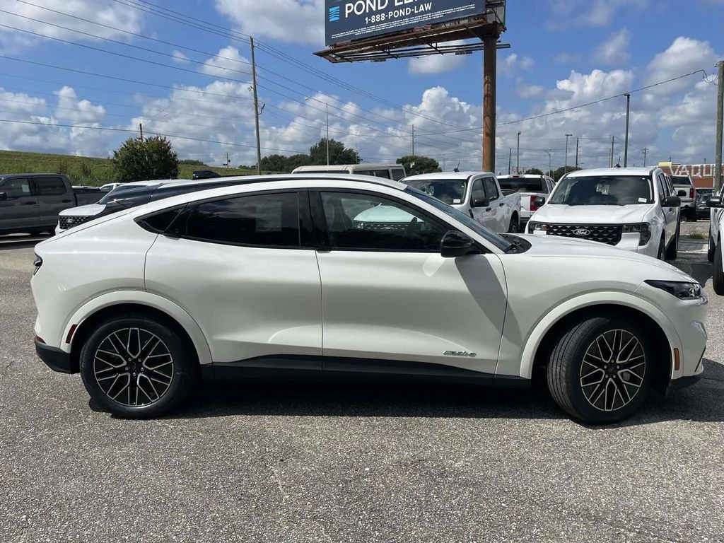 New 2026 White Ford Premium image 2