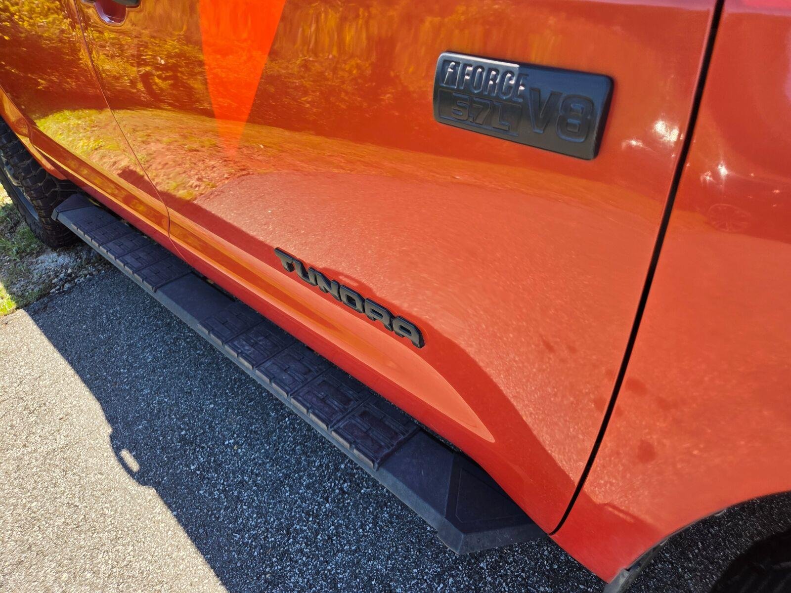 Used 2018 Orange Toyota SR5 image 5