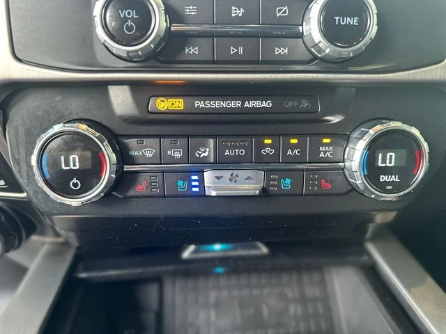 Used 2022 Silver Ford Platinum image 20