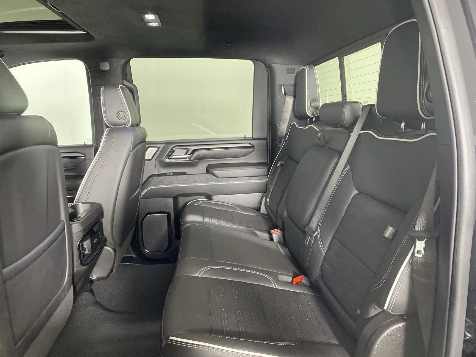 Used 2025 Onyx Black GMC AT4X image 26