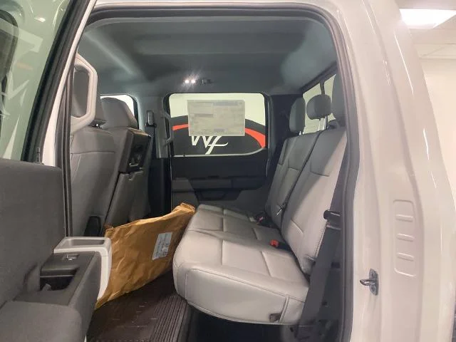 New 2027 Oxford White Ford F-350® XL image 32