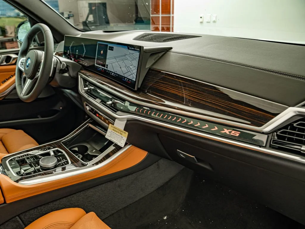 New 2026 White Metallic BMW xDrive50e image 35