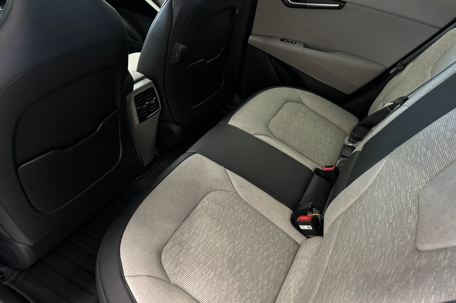 New 2026 Snow White Pearl Kia WAVE image 8