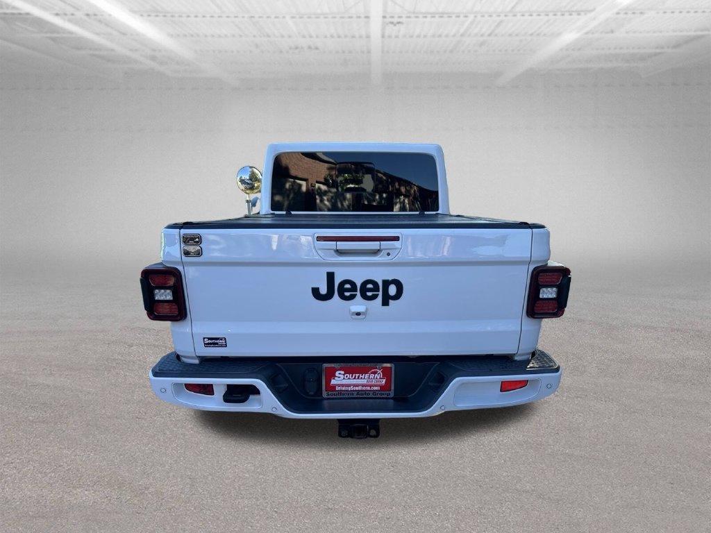 Used 2022 White Jeep Overland image 4