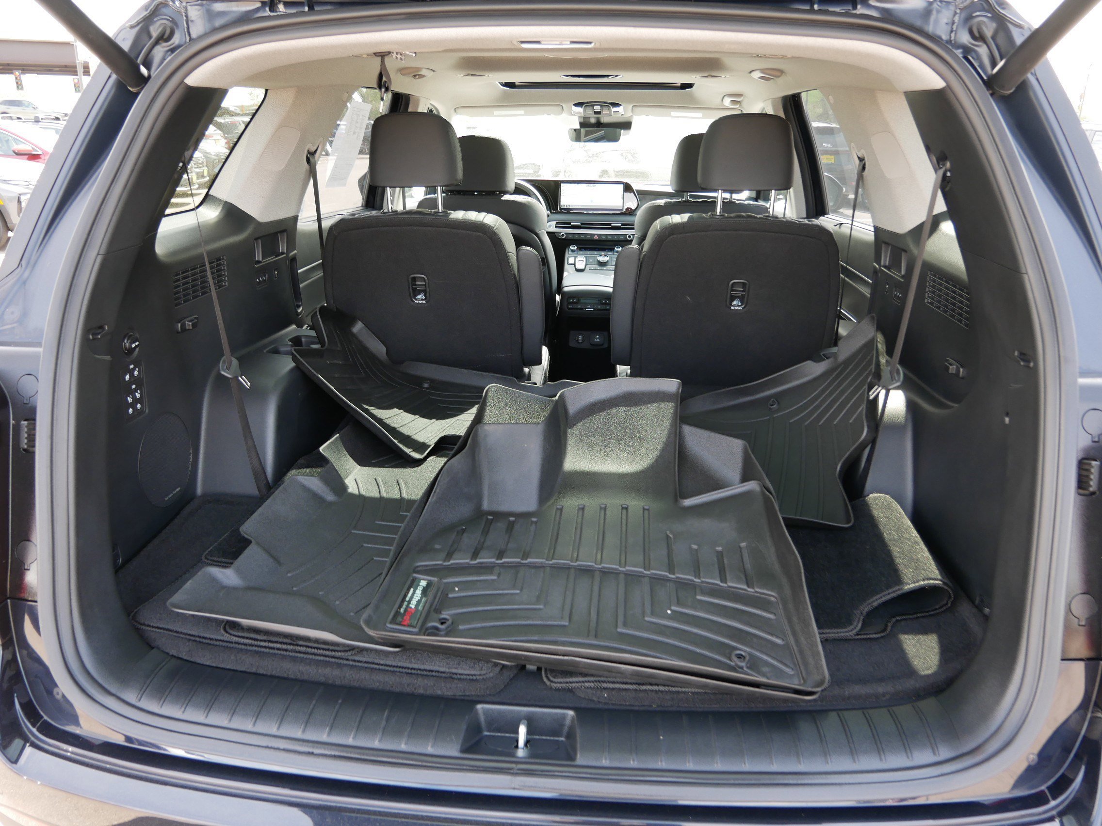 Certified Used 2023 Moonlight Cloud Hyundai Limited image 17
