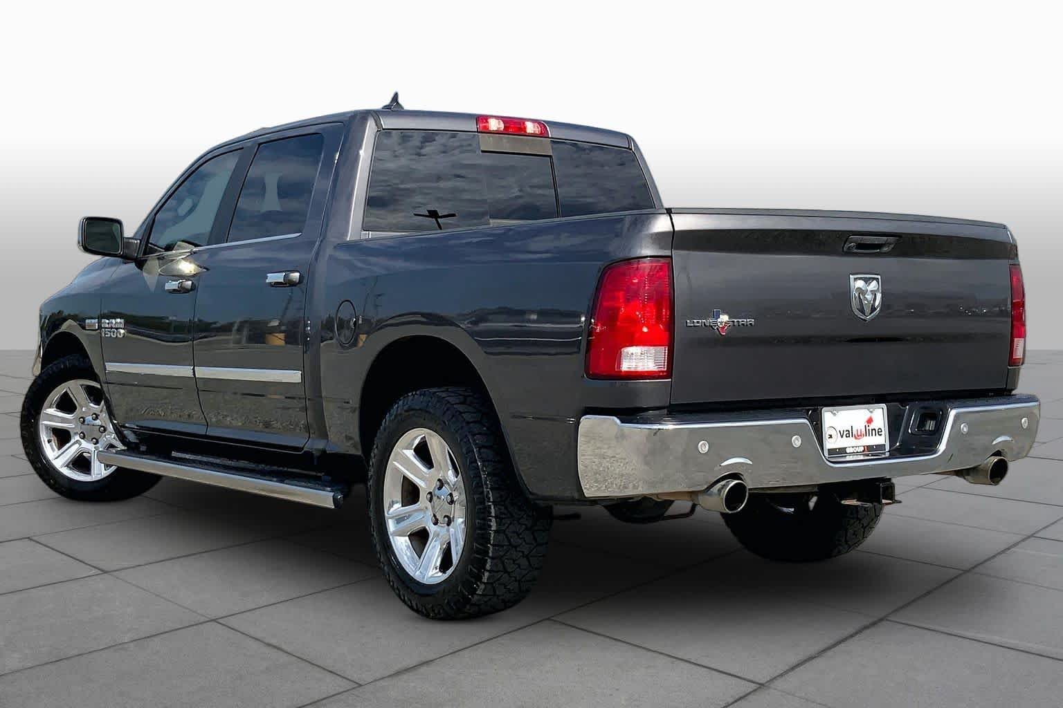 Used 2017 Granite Crystal Metallic Clearcoat Ram Lone Star Silver image 12
