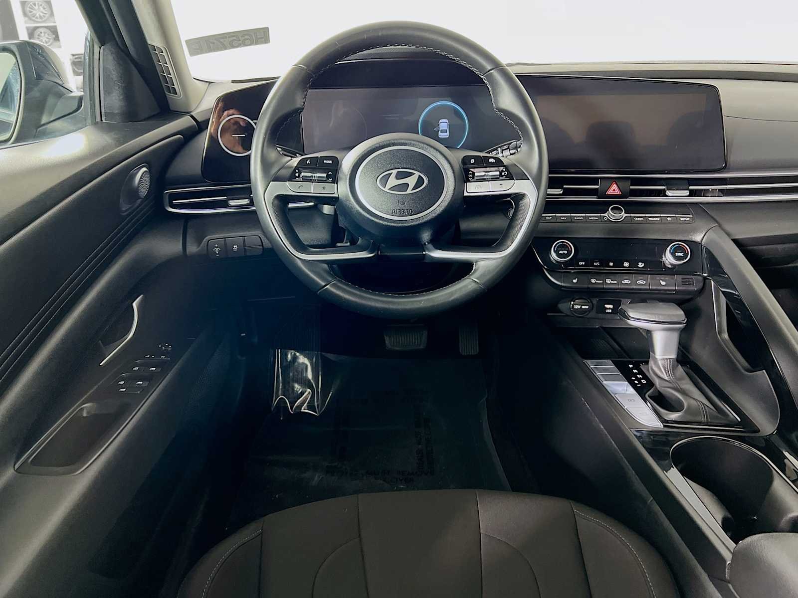 Used 2025 Abyss Black Hyundai SEL Convenience image 24