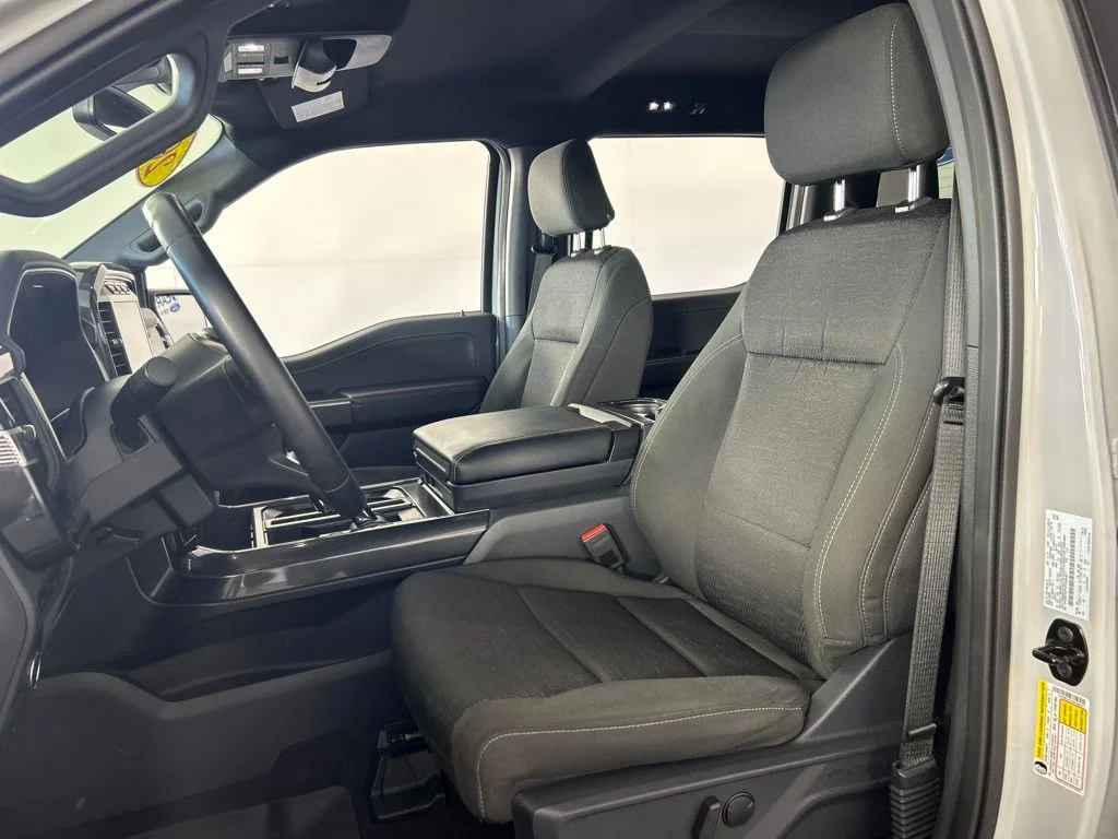 Used 2023 White Ford XLT image 17