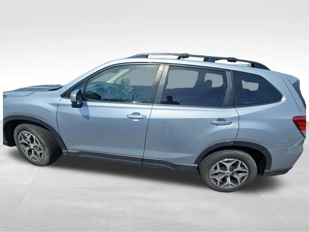 Used 2021 Silver Subaru Premium image 8