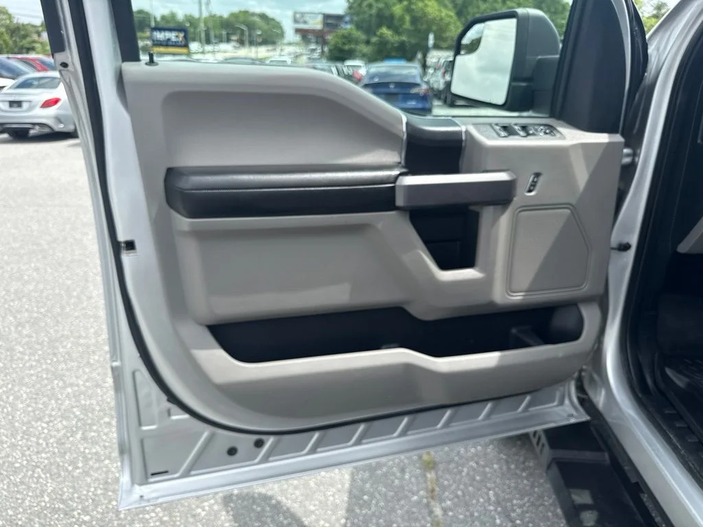 Used 2019  Ford XLT image 13