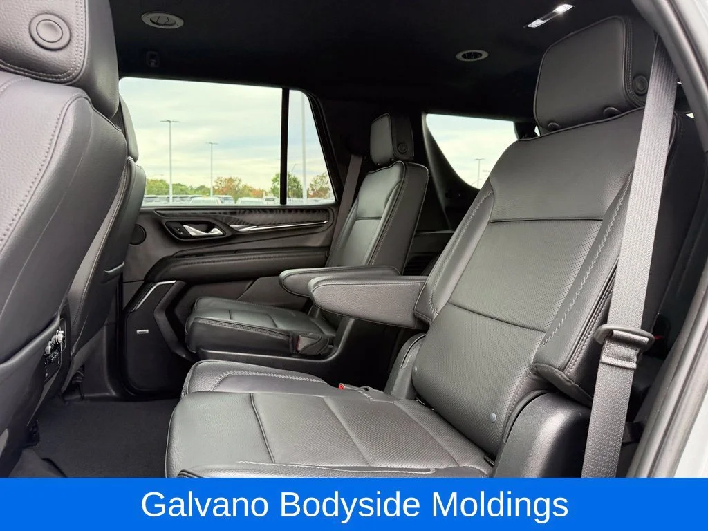 Used 2023 STERLING METALLIC GMC Denali image 27