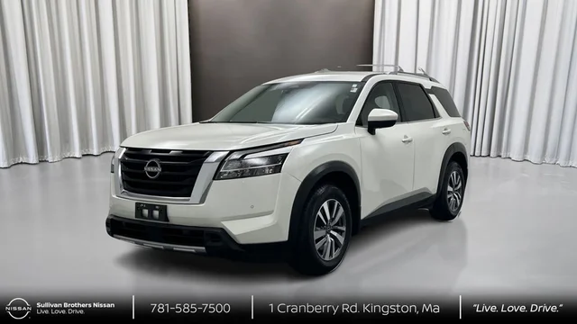 2023 Nissan Pathfinder SL
