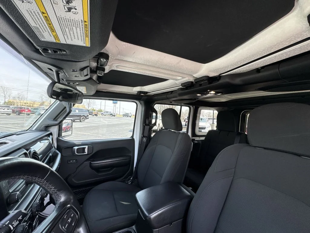 Used 2020 White Jeep Unlimited Sport Altitude image 21