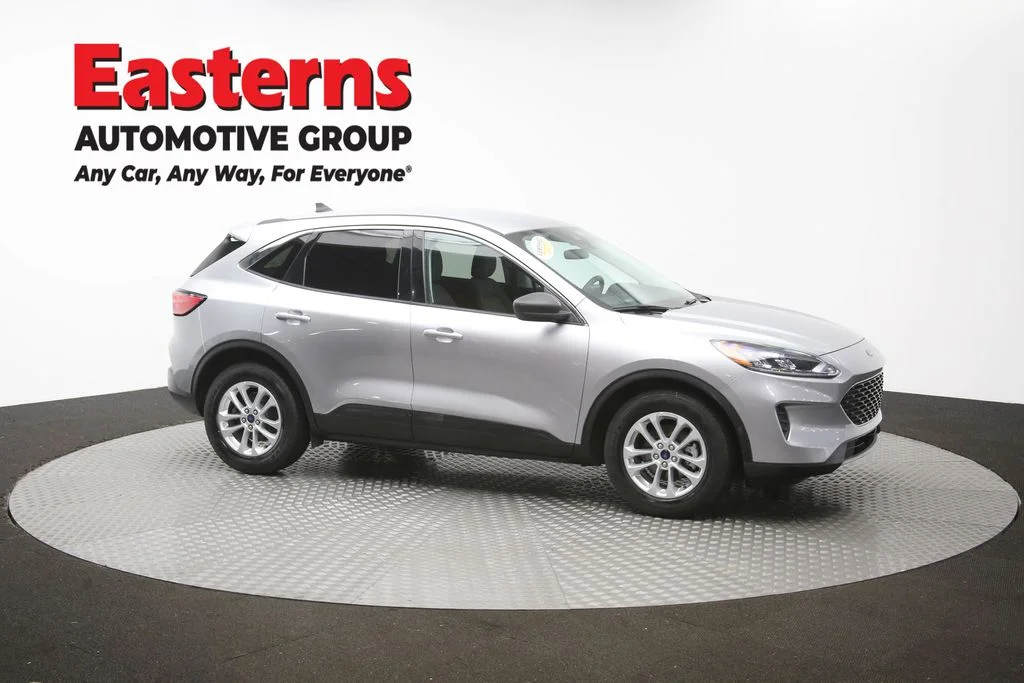Used 2022 Silver Ford SE image 48