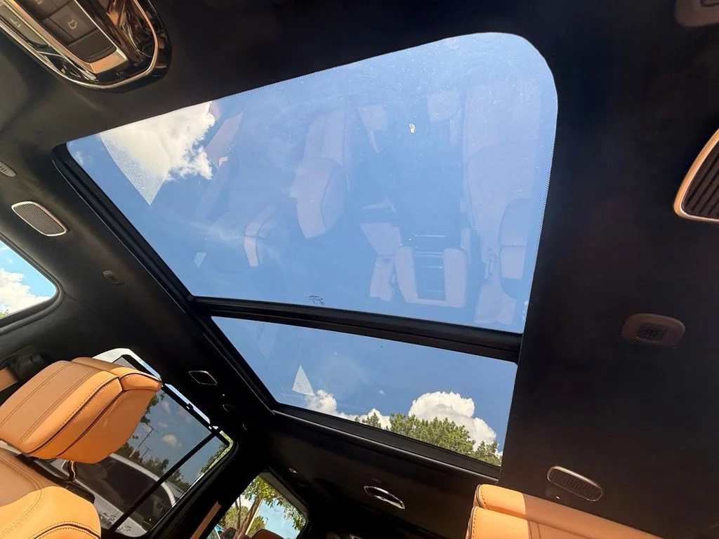New 2026 Bright White Clear-Coat Exterior Paint Jeep Summit Reserve image 31