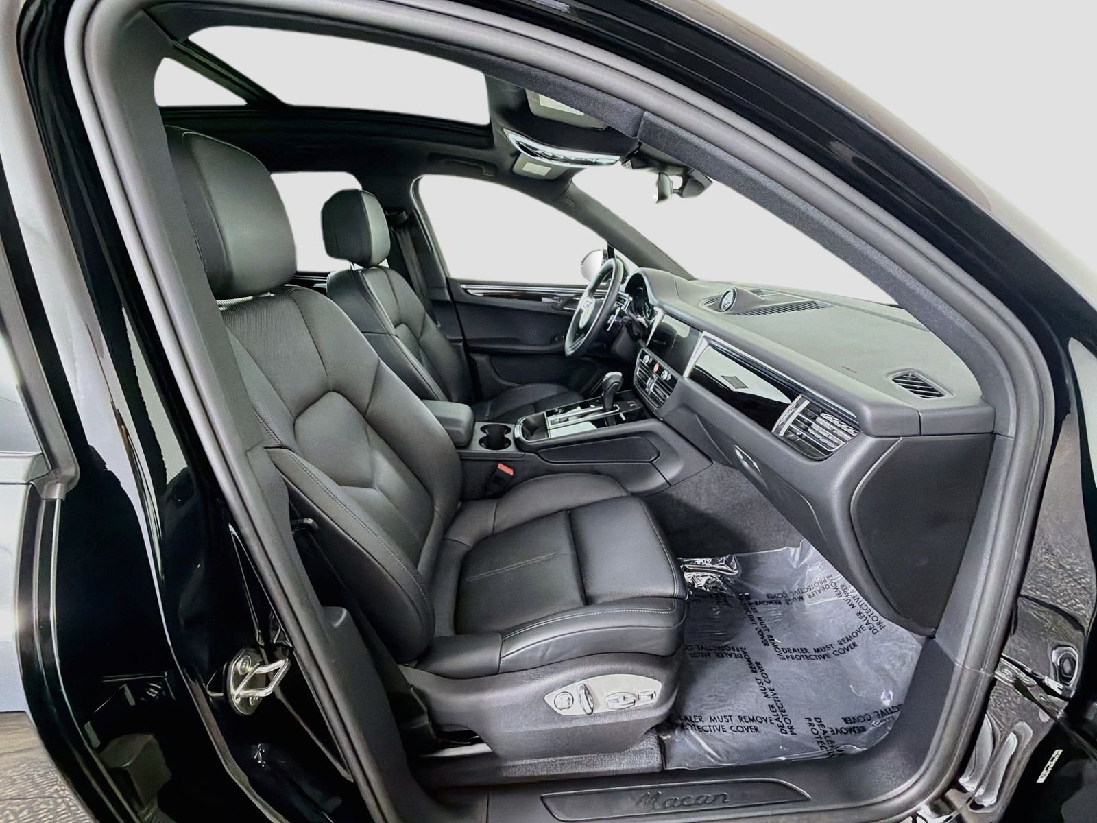 2025 Porsche Macan Base - Photo 33