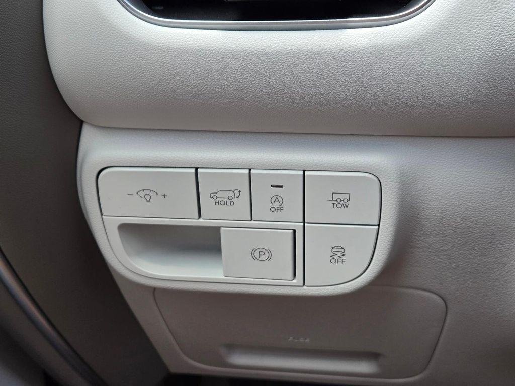 New 2026 White Hyundai SEL Premium FWD image 22