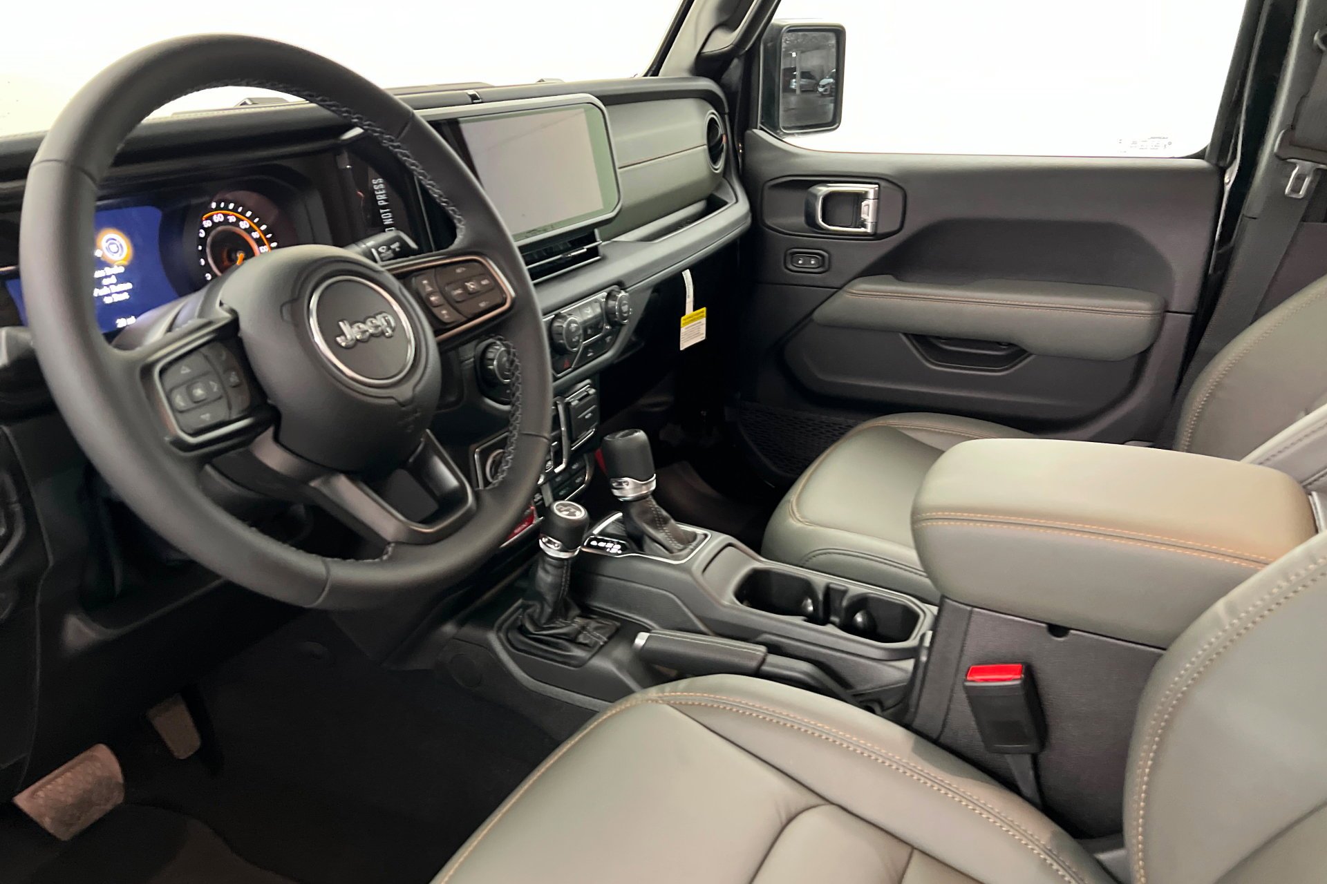 New 2026 Black Clear-Coat Exterior Paint Jeep Mojave image 16