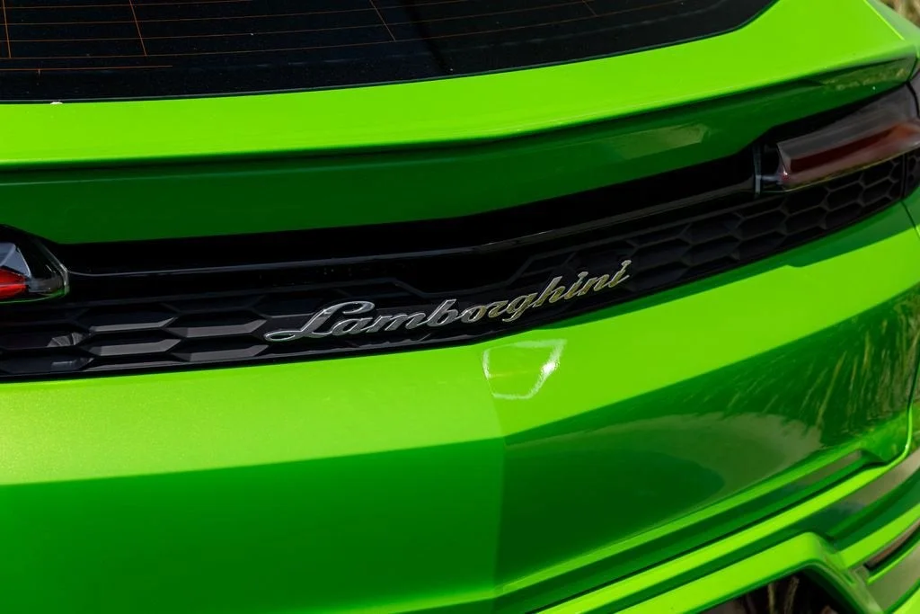 Used 2025 Green Lamborghini SE image 20