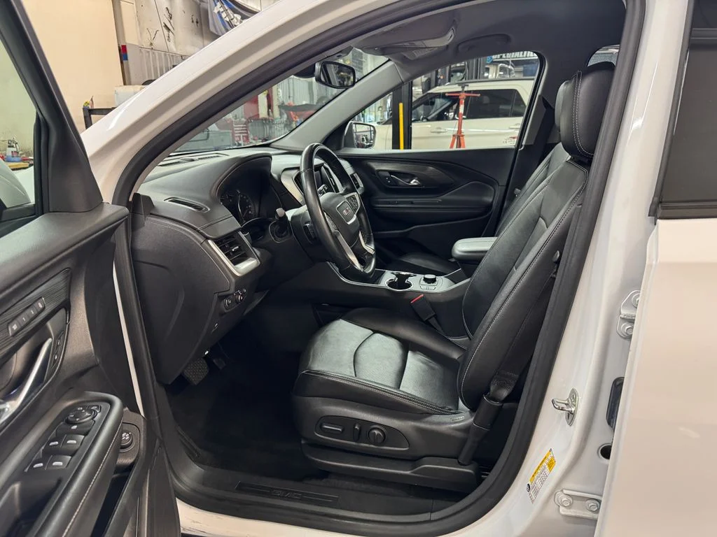 Used 2024 White GMC SLT image 14