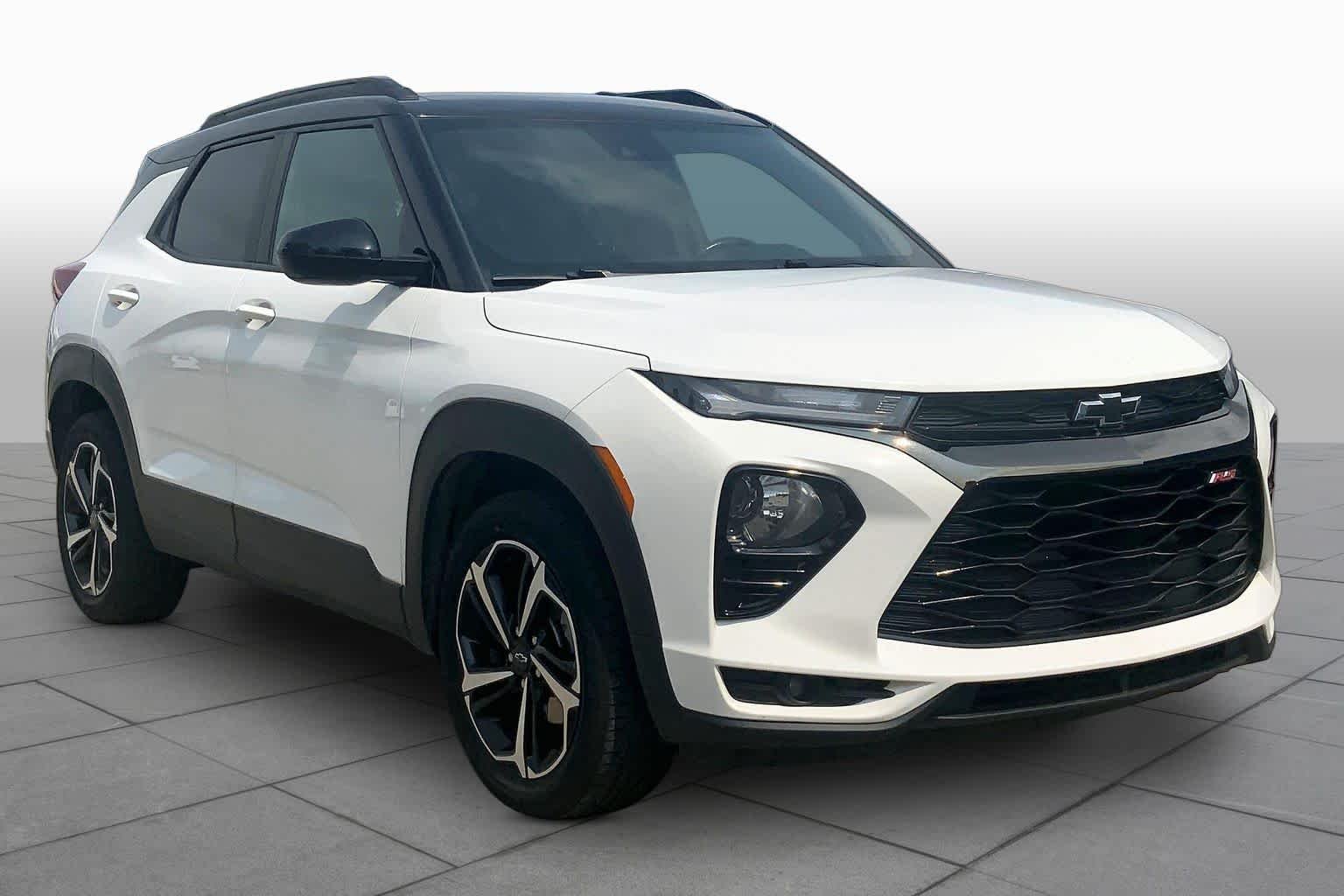 Used 2023 Summit White Chevrolet RS image 3