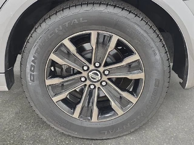 Used 2019 Gun Metallic Nissan Platinum image 31