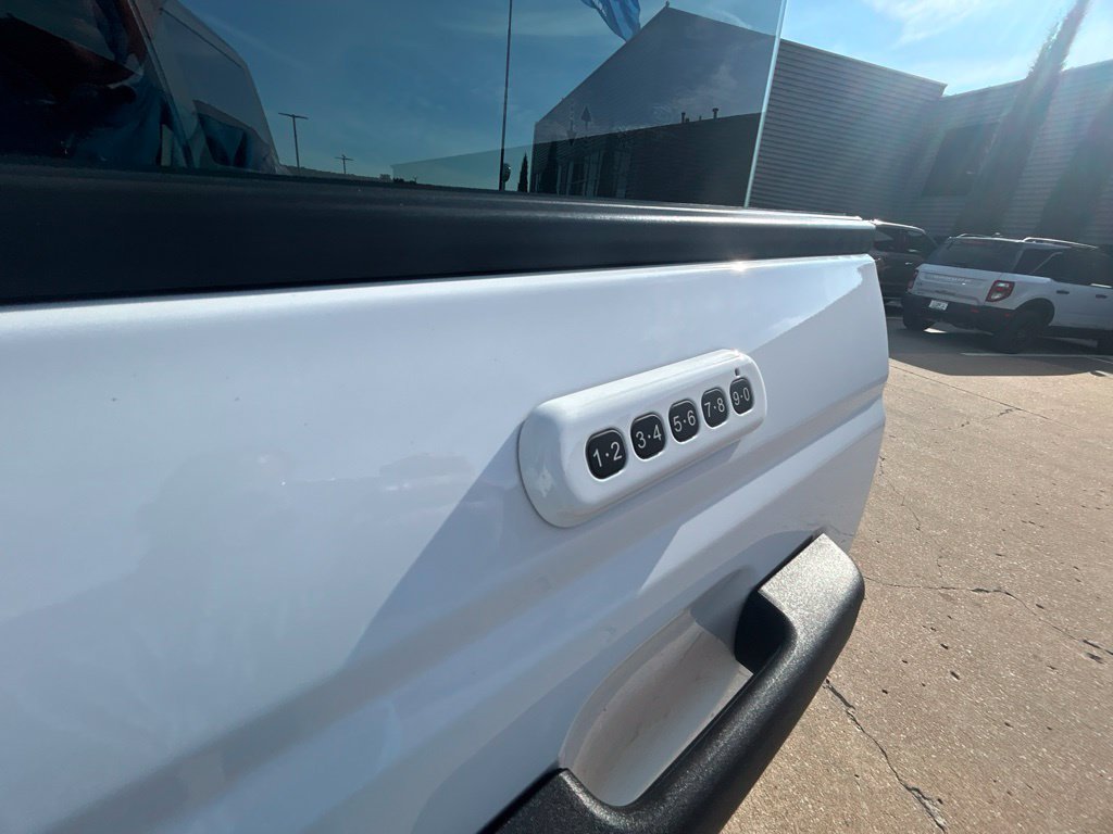 Used 2023 Oxford White Ford Badlands image 14