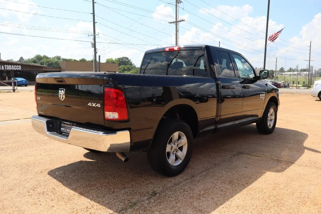 Used 2024 Diamond Black Crystal Pearl Coat Ram SLT image 6