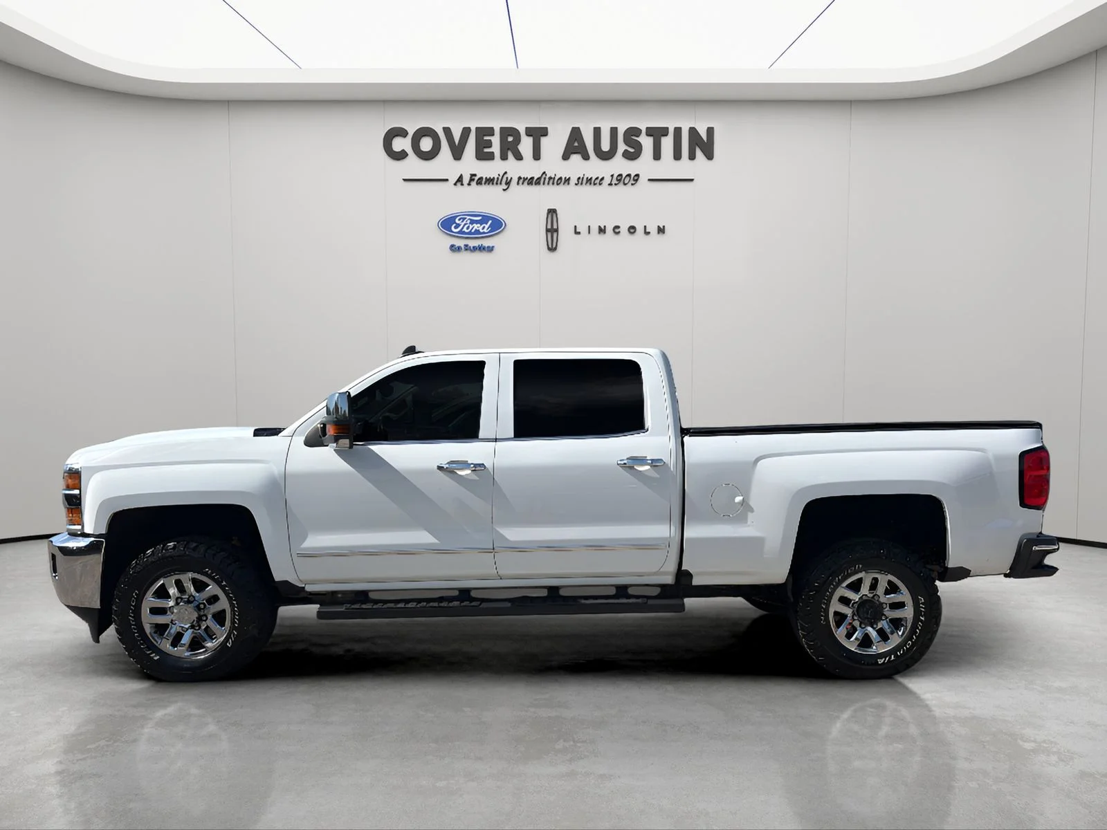Used 2019 White Chevrolet LTZ image 2