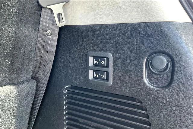 Used 2023 Gray Nissan Platinum image 25