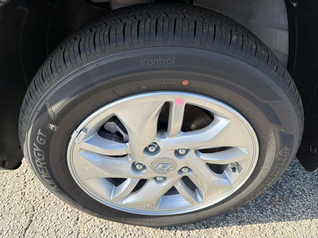 New 2026 White Hyundai SE image 11