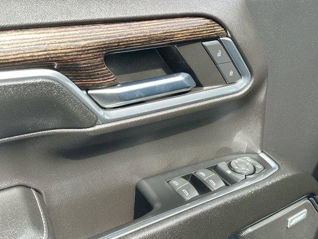Used 2024 Onyx Black GMC Elevation image 13
