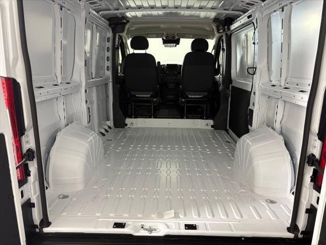 New 2026 Bright White Clear-Coat Exterior Paint RAM Tradesman image 30