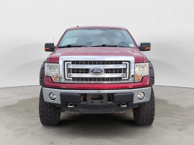 Used 2013 Red Ford XLT image 2