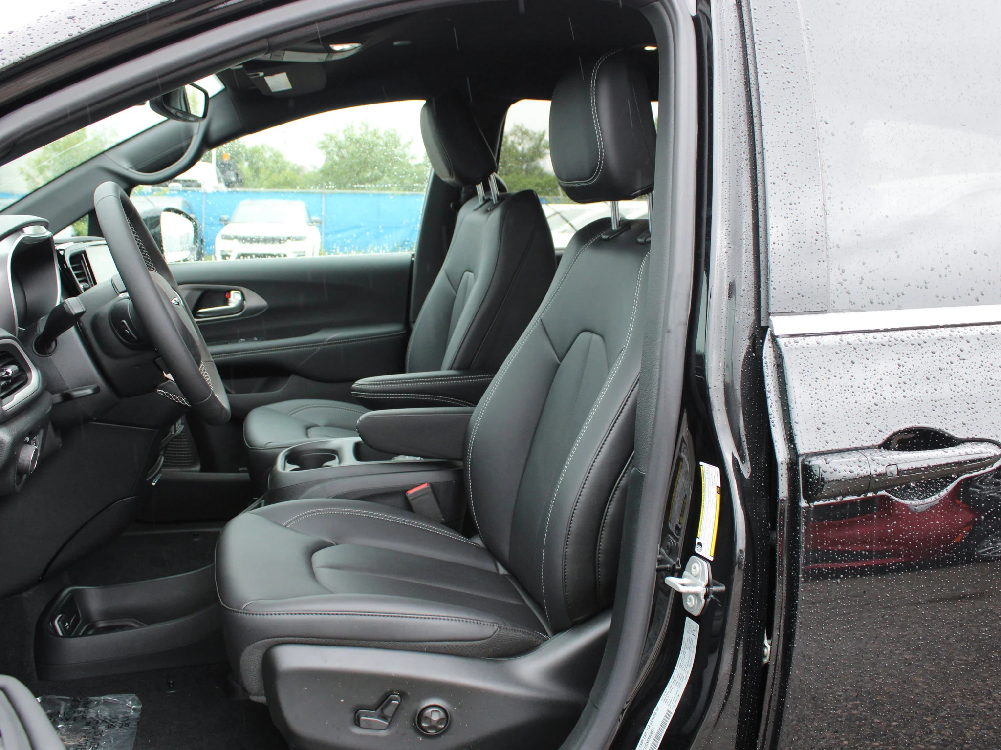 Used 2025 Black Chrysler SXT*, Heated Leather, Remote Start, Apple CarPlay image 8