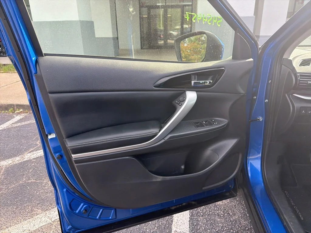 Used 2025 Blue Mitsubishi SE image 13