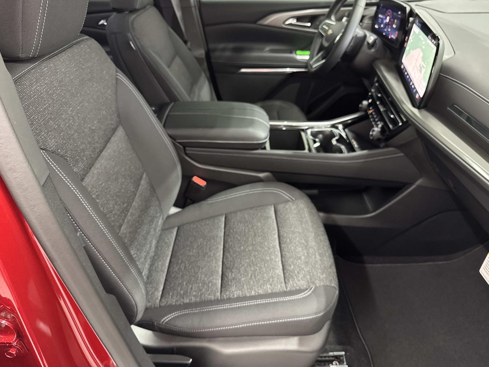 2027 Chevrolet Traverse LT - Photo 29