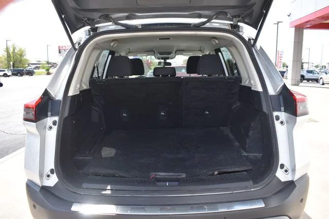 Used 2022 Silver Nissan SV image 14