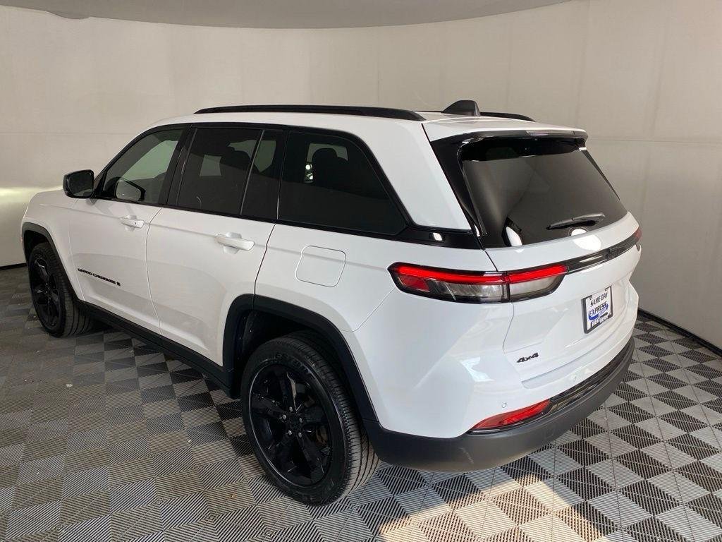 Used 2024 Bright White Clearcoat Jeep Altitude X image 15