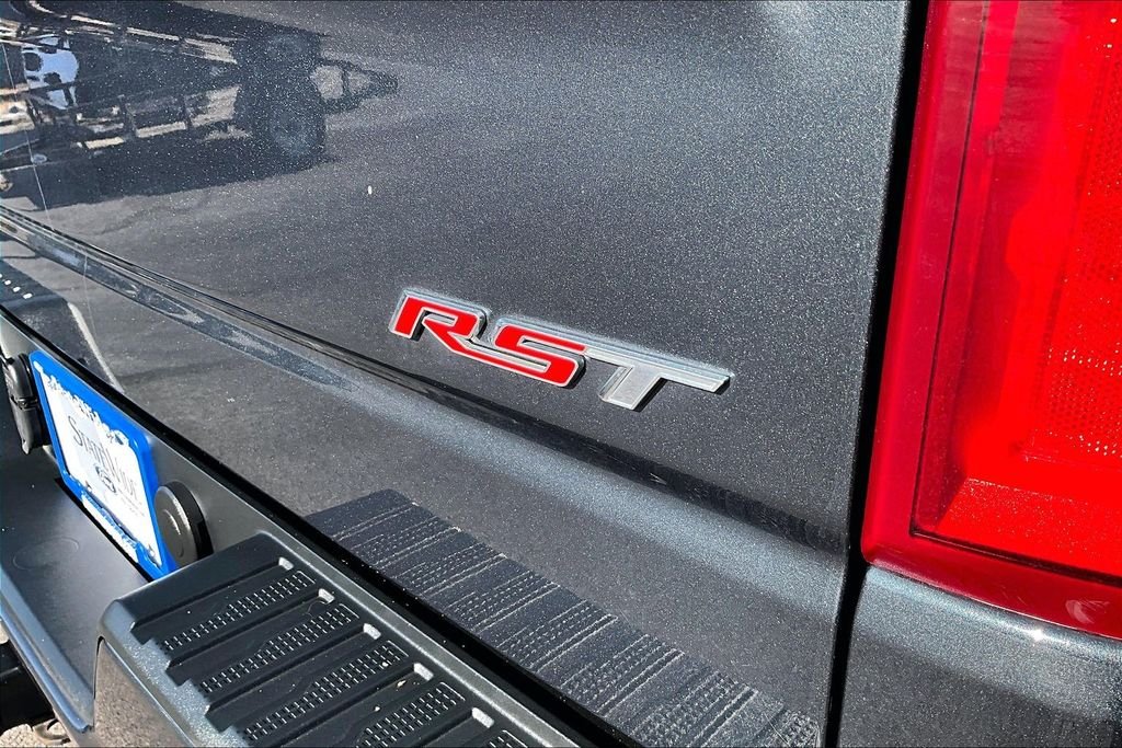 Used 2019 Shadow Gray Metallic Chevrolet RST image 33