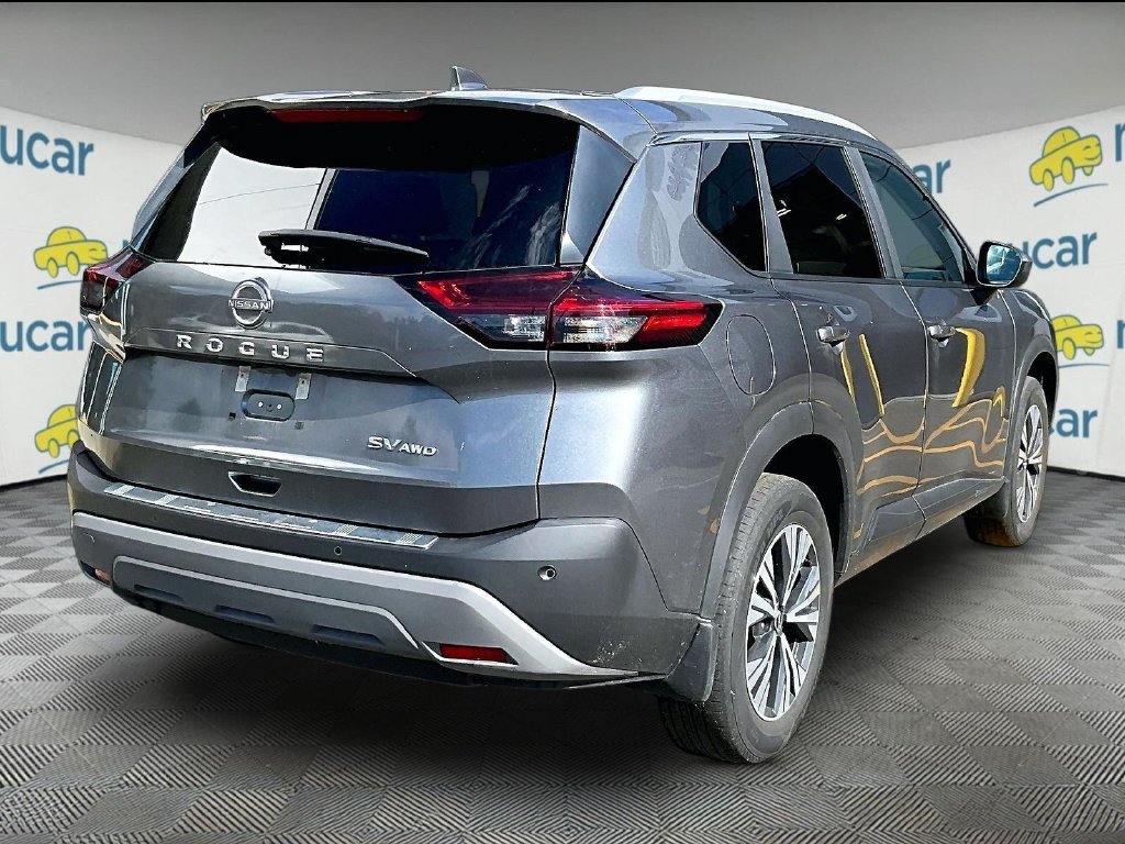 Used 2023 Gray Nissan SV image 7