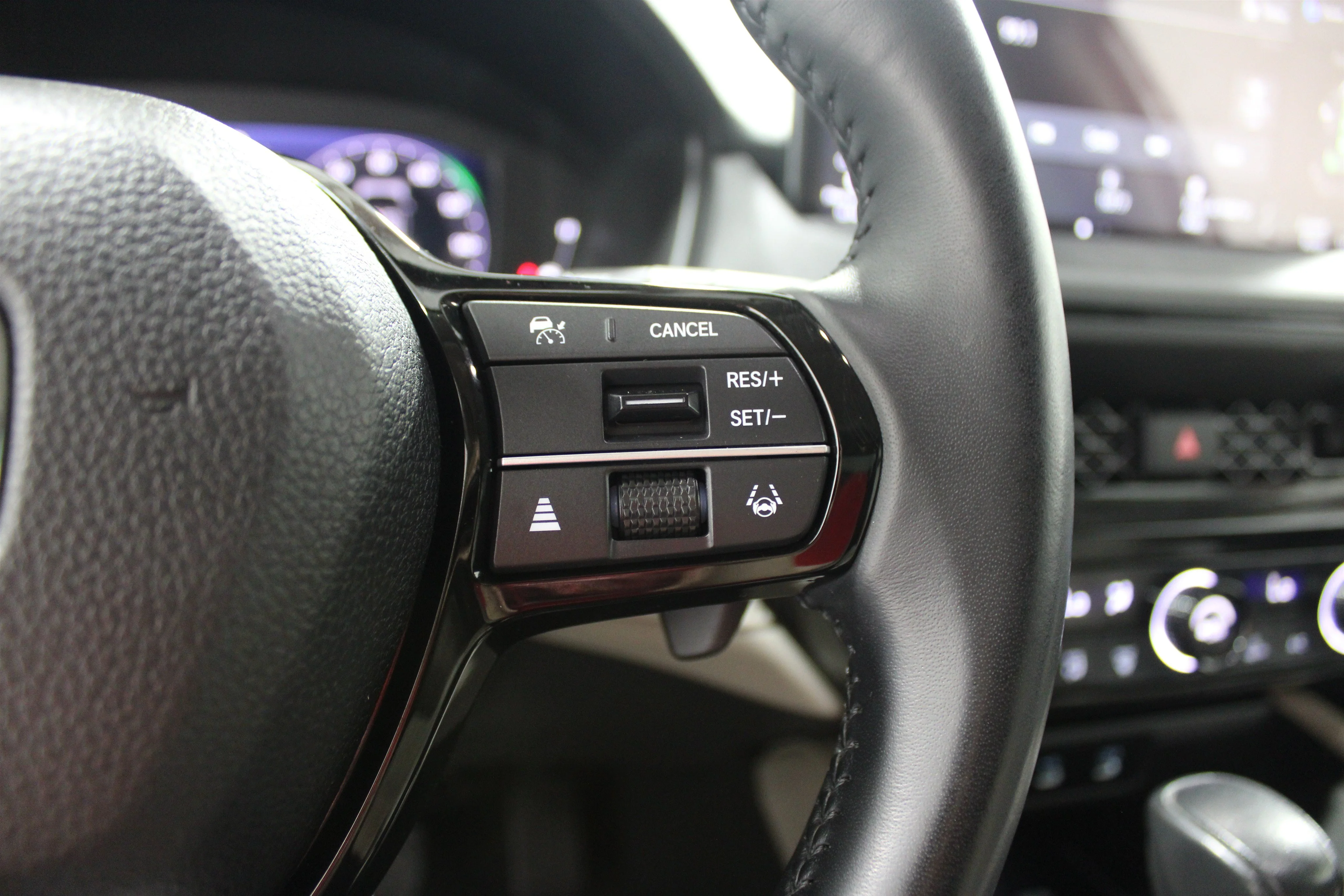 Used 2023 WHTIE Honda Touring image 10